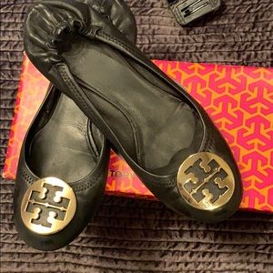 Tory Burch reva flat